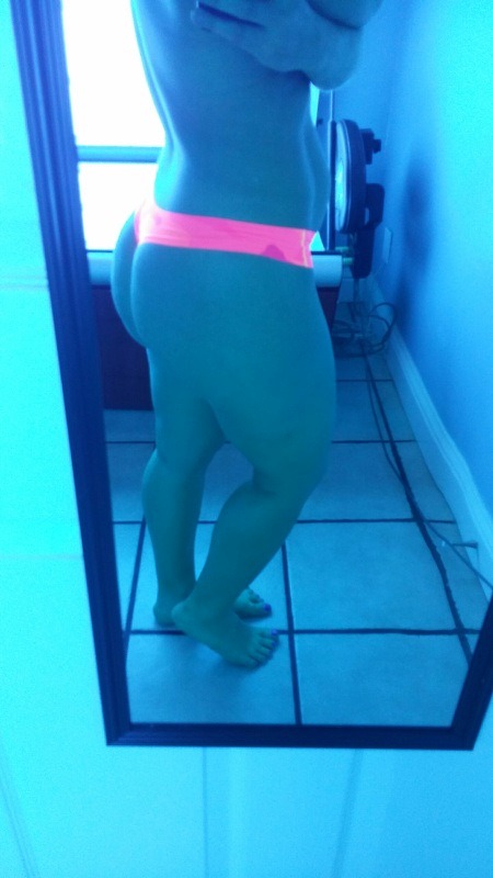 bigbootyhotwife:  Feeling frisky at the tanning salon…hope you enjoy and please