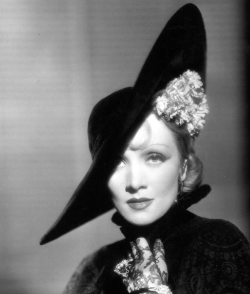divadietrich:  Marlene Dietrich in The Devil