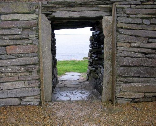 archaicwonder:Knap of Howar, Orkney Islands, ScotlandThe Knap of Howar on the island of Papa Westray