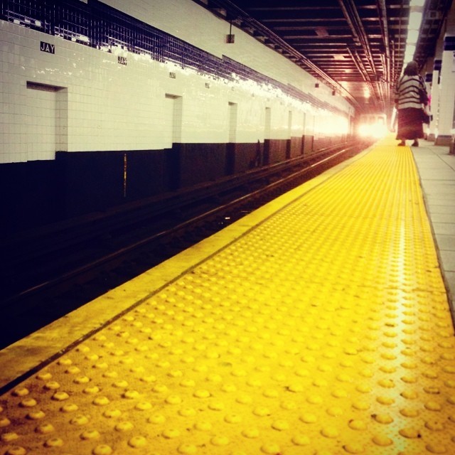 Jay Street/Metrotech - F train’s a'comin #subway #brooklyn #nyc #yellow http://ift.tt/1nunlls