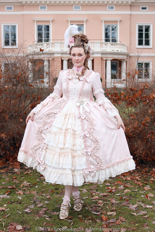 Rococo LadyThis is a collaboration with  @devilinspiredofficial I recently received this Henrietta R