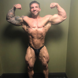 Rocky5591: The-Swole-Strip: Https://The-Swole-Strip.tumblr.com/  Absolutely Want