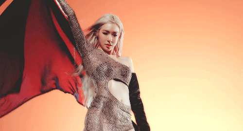 tipannies: Tiffany Young ☾ Magnetic Moon