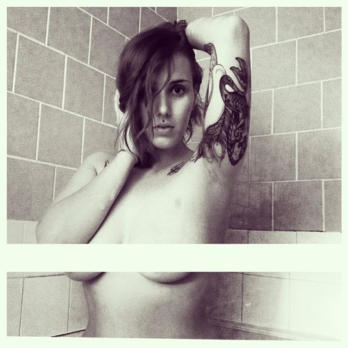 charlottevheart: Goodnight #bath #tattoo #tattooedwomen #tattooedgirls #girlsofig #topless