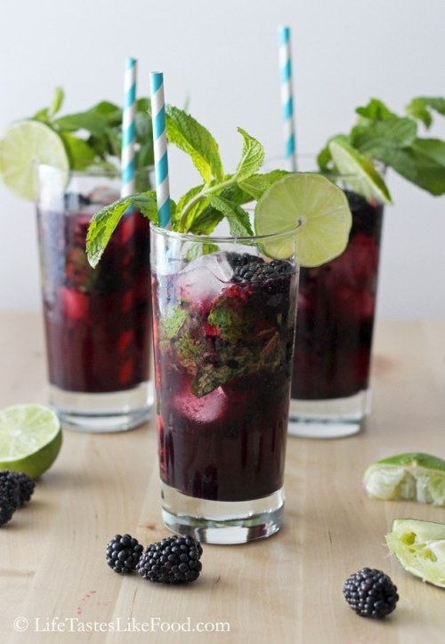 15 *boozy* and ~fruity~ spritzers to keep you cool this summer