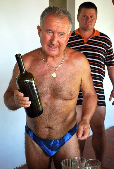 einheri:  oldmenboxers:  More hot daddies on http://einheri.tumblr.com