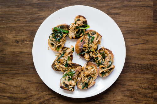 BBQ Pulled Chicken and Chives on French BreadNovember 11, 2014 1:34PM