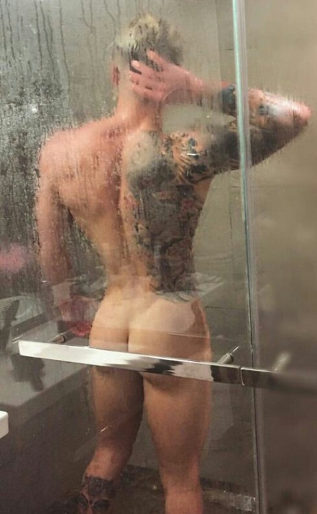 dominicanblackboy:  Sexy gorgeous hot tatted ass and big delicious dick Brandon Myers!