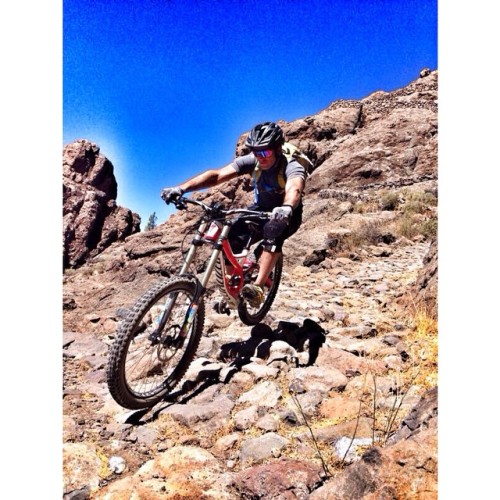 geot74: #enduro Day with #dh #bike / #grancanaria #specialized #iamspecialized #laplata #ride74 #pic