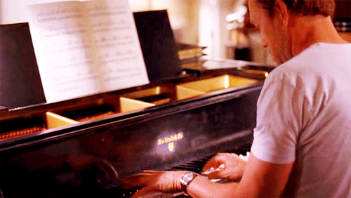 I really love the parts when House plays the piano