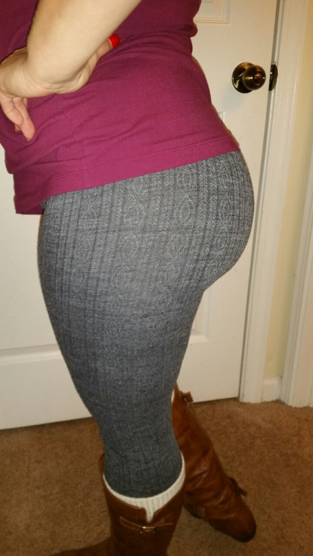 thickmomma0212:  Today’s attire!  Think anyone will stare?  Yup