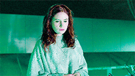 elena-gilbert:amy pond meme: (2/3) colors↳  green