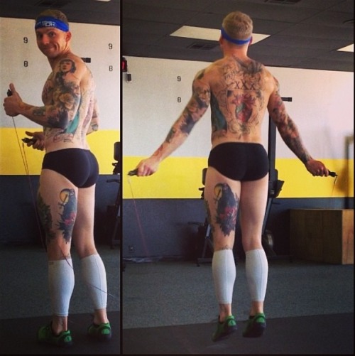 raunchyfrat:  instagram str8 hottie I can only imagine how his farts smell !! EDIT: new pic added and also, @alexjfrew ;) 
