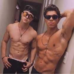 sexyboysbeingsexy.tumblr.com post 120335361349