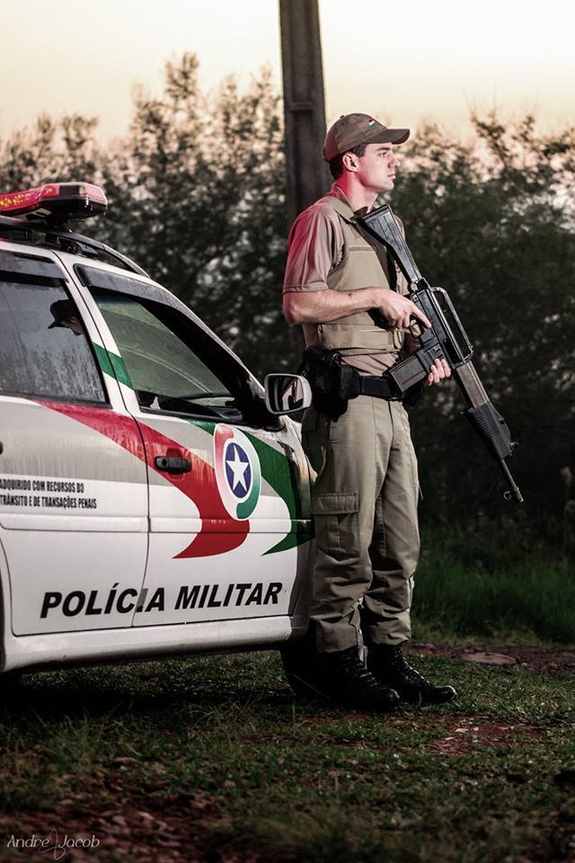gunrunnerhell:  SPAS-15 Brazilian Military Police Officer with the Franchi SPAS-15.