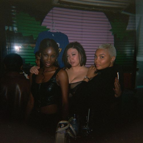 Dancehall.
#holga120 #thegoodting #dancehall #loversrock #bedstuy #brooklyn #newyork
#instagram #mediumformat #photooftheday #nightlife #photography #instadaily #thegoodthing #fun #life #6x6 #120film #kodak #party #night #portra800 #lifestyle...