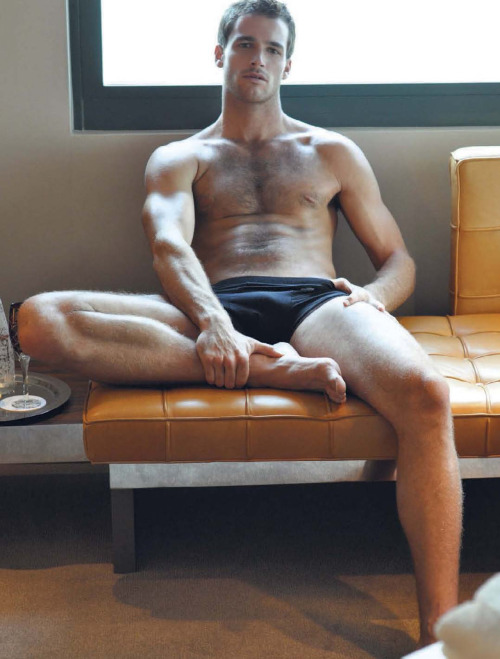 maybeinabluemoon:  thehotmales:  Lance Parker     quizás, quizás, quizás  