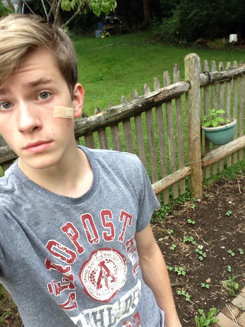 bacteriia:  themagicraunch:  themagicraunch:  Guys don’t mind the awful shirt but