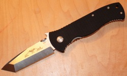 knifepics:  by Emerson  Love it