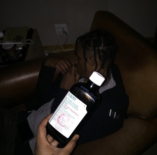 plugxmami:codeineputaaa:codeinexangel:$28k+ hmu 4 promo.plugxmamiCQ