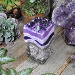 sosuperawesome:Crystal Geode Candles, by Amethyst Amber Candle Company on Etsy