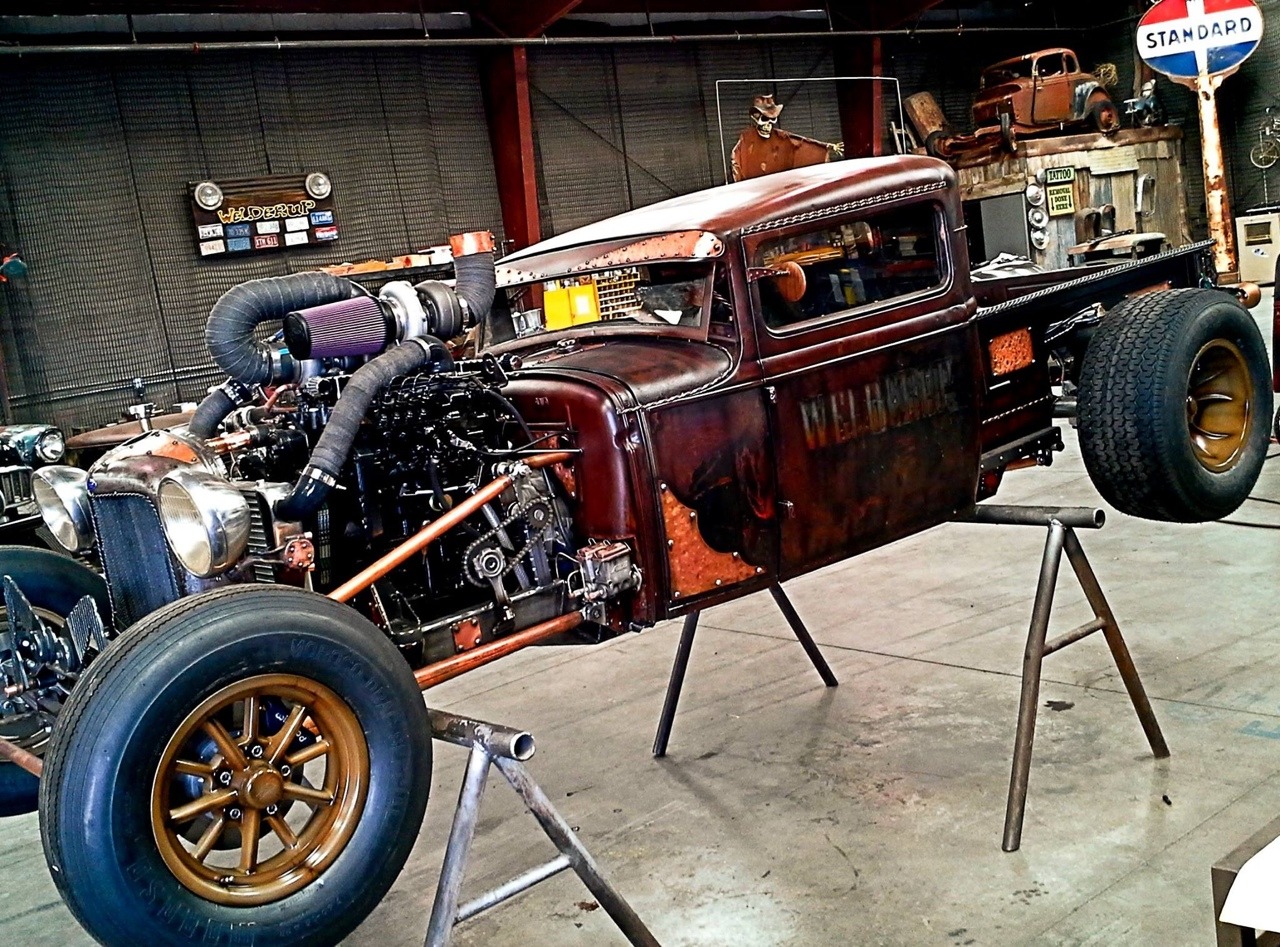 HOT RODZ & PINUPS