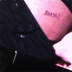 babustyles:  x   What I would do to see if this tattoo is real or not and how far down it really is…