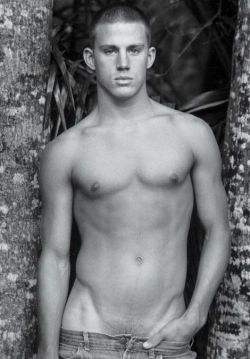 famouxben:A young Channing Tatum in his modelling days.