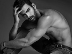 unfboy:  jesustoh:     Nyle DiMarco Teaches Us to Sign ‘Be On Top’     Yes I would like to be on top. Come over 