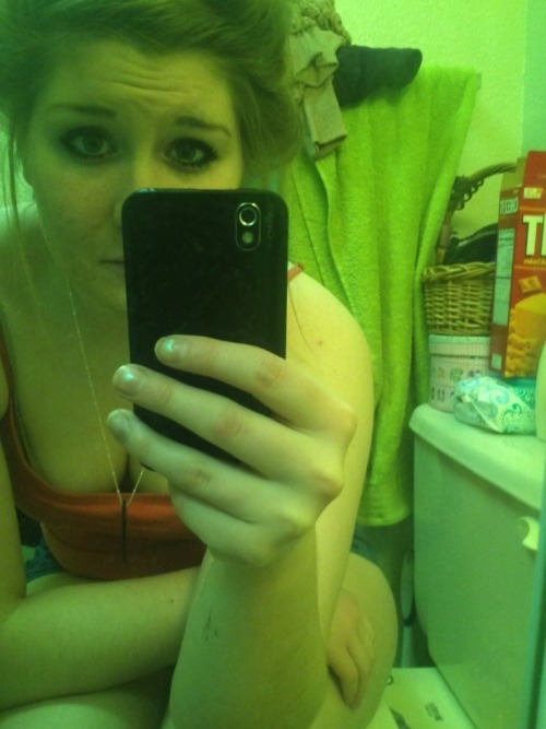 freaknoldmuthafukka:  mymarinemindpart2:  Very pretty military girl pt 3  Beautiful eyes and a nice ass to bite on! 