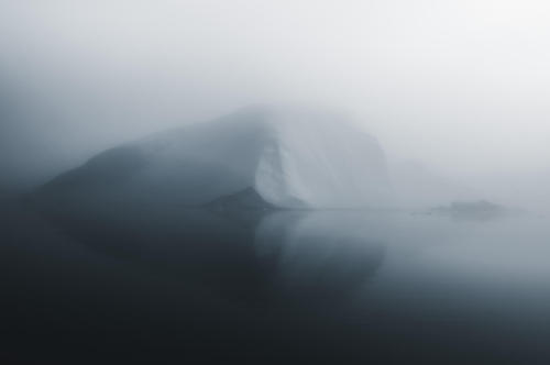 requiem-on-water:



Arctic Silence (Disko Bay, Greenland) by

Jan Erik Waider 