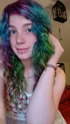 whiplashmomma:  erizuhbreath:  Okay my hair feels better now  Rainbows!! 😍✨😘