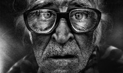 Lee Jeffries took these wonderful pictures