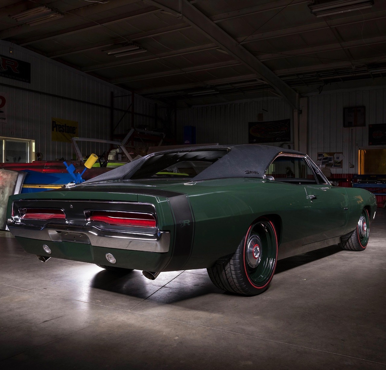 utwo: ‘69 Ringbrothers Dodge Charger © motor trend 