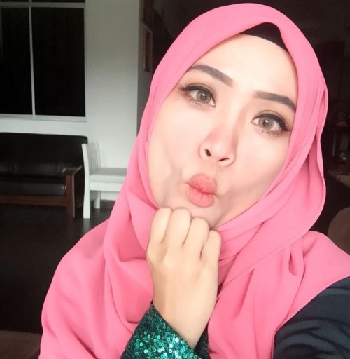 tudungterbaekkk: koleksigadis: Cikgu Azureen Amjah (part 2) Cikgu azureen 2