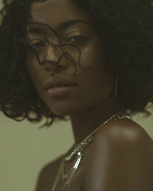 divinebeauties:Deja Monet  //  Ph: Liz Bretz