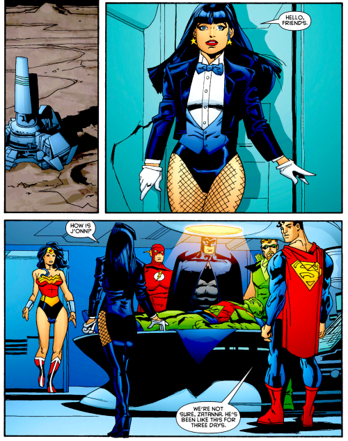 dailydccomics: team really do anything for each other at the expense of their own comfortJLA Classif