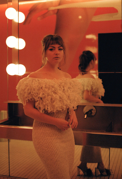 shoot-a-hole-into-the-sun:ANGEL OLSEN for Office Magazineby Daria Kobayashi Ritch 