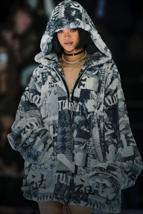 smokingsomethingwithrihanna: FENTY X PUMA Fashion Show (Feb. 12)