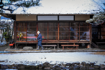 city-cost:Any Japanese garden fans out there?  This one is a beauty.This is Oyakuen