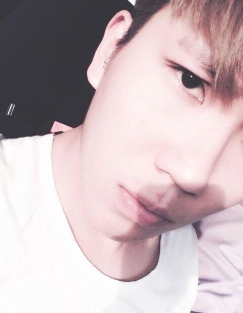 bryan178: He is so horny JB guy