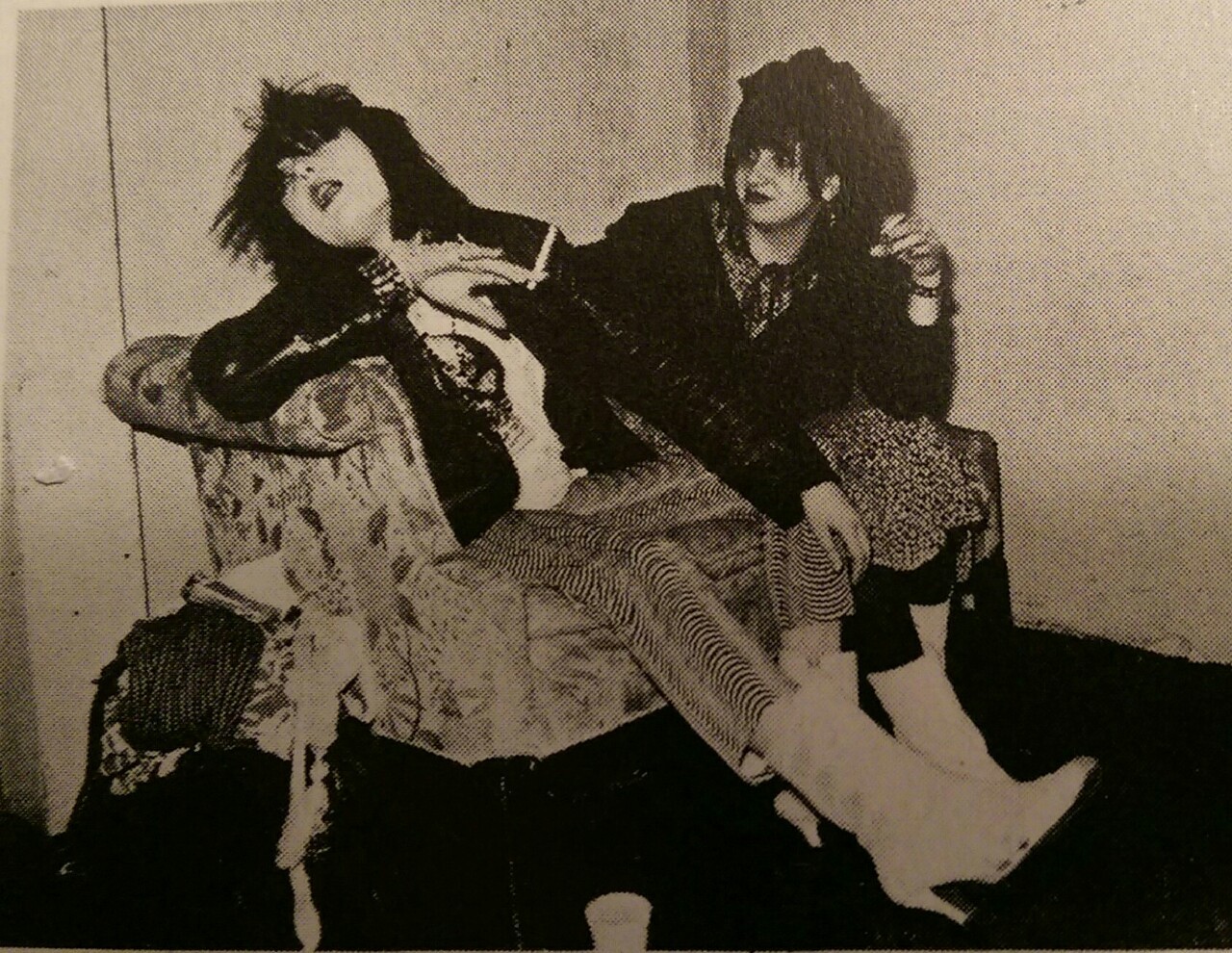 catzrgray:  Siouxsie and Lydia Lunch.  Photos by Ray Stevenson.