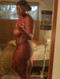 sillymilly84:  Nice hood Bbw  Real Nice n Thyck