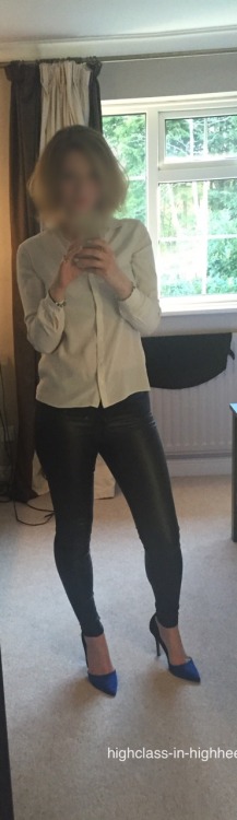 highclass-in-highheels: New haircut and leather trousers for a night out.