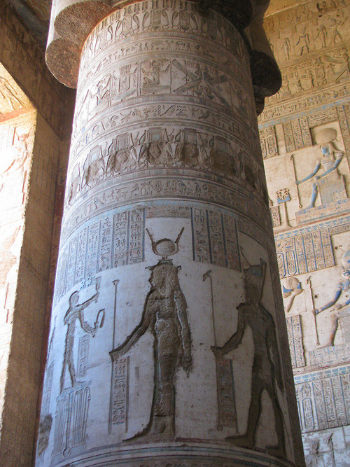 uulemnts:  statues-and-monuments: statues-and-monumentsTemple of Hathor, Dendera,
