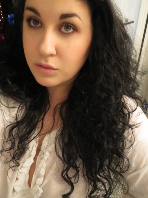 Porn photo cherry-so-sweet:  Dyed my hair black :P