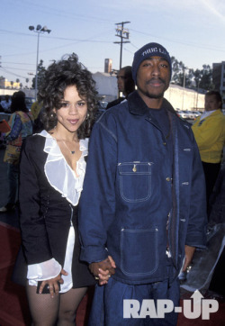 mirraj-c:  “Explain the picture of you and Tupac.” Rosie: “ Everyone thought that we were having sex…and weren’t. What had happen was is that I was supposed to go the Soul Train Music awards with this other guy in the music industry don’t