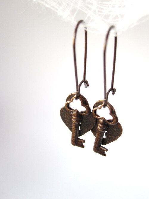 e-pic:  NEW ITEMS LISTED: 100% all natural brass earrings, nickel and lead free. I made these eco-friendly counterparts to my other pieces because I had received inquiries about a greener style of jewelry, so here you have them! Currently available in
