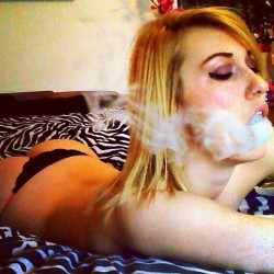 growlifeinc:  From: @GanjaGirls Sponsored