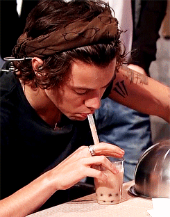 taaawisssh:  Harry Styles does not like boba. Deal breaker. 